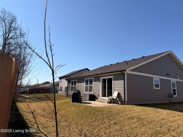 9005 Manslick Commons Dr, Louisville, KY 40219