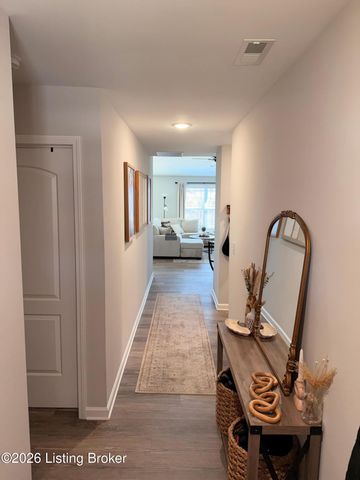 9005 Manslick Commons Dr, Louisville, KY 40219