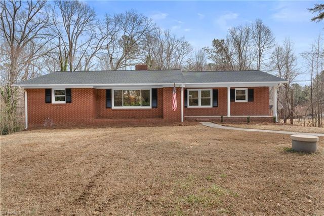 5920 Loop Road, Clemmons, NC 27012