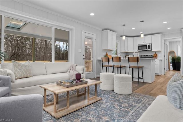 5920 Loop Road, Clemmons, NC 27012