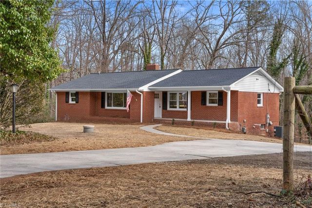 5920 Loop Road, Clemmons, NC 27012
