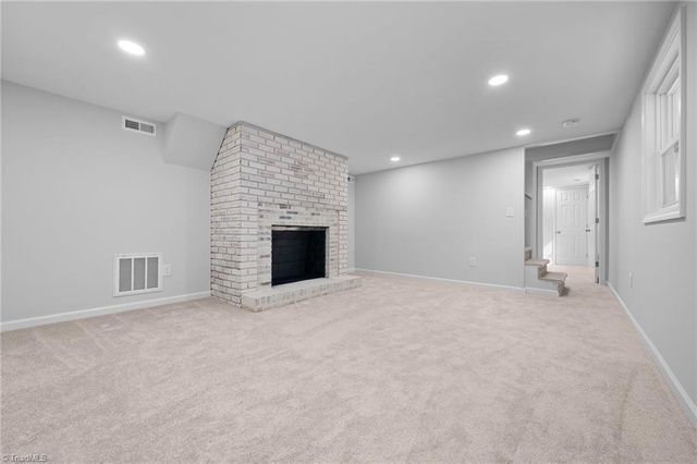 5920 Loop Road, Clemmons, NC 27012