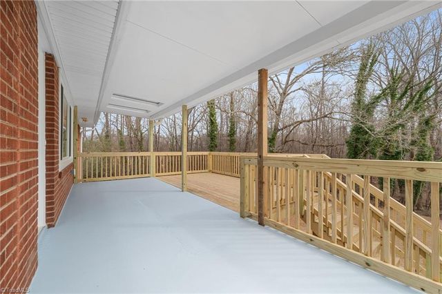 5920 Loop Road, Clemmons, NC 27012