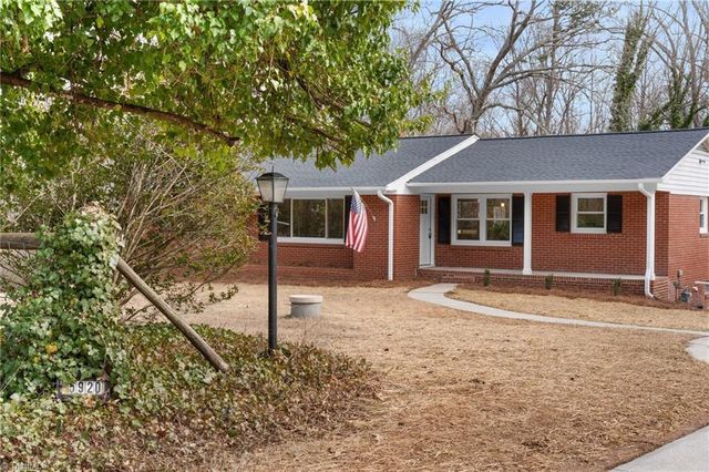 5920 Loop Road, Clemmons, NC 27012