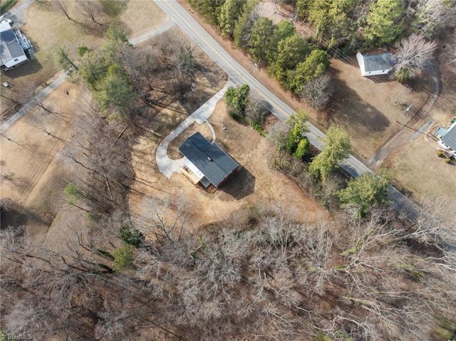 5920 Loop Road, Clemmons, NC 27012