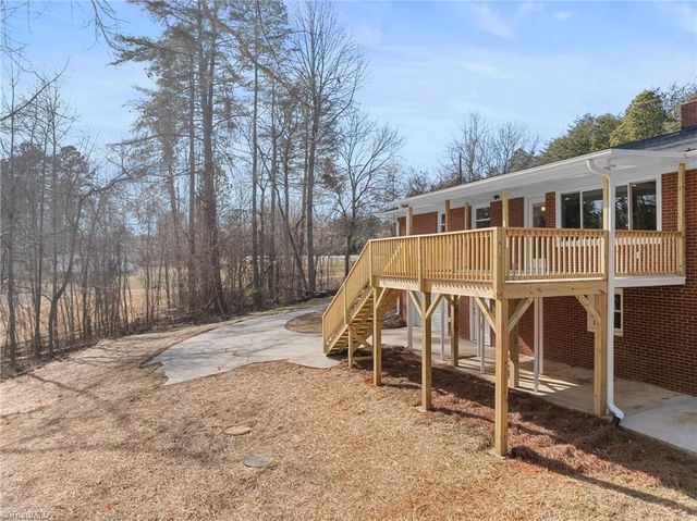5920 Loop Road, Clemmons, NC 27012