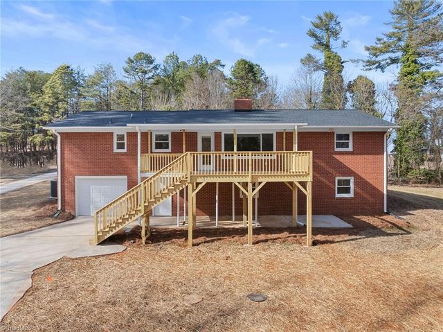 5920 Loop Road, Clemmons, NC 27012
