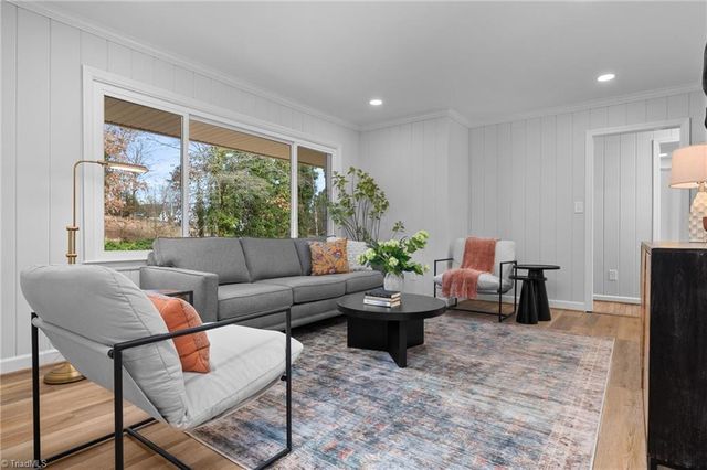 5920 Loop Road, Clemmons, NC 27012