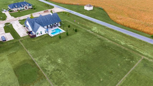 43 Ohanlon Drive, Van Alstyne, TX 75495