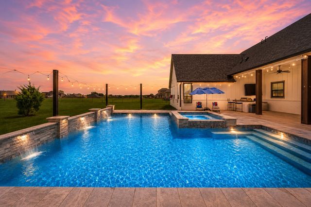 43 Ohanlon Drive, Van Alstyne, TX 75495