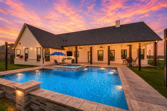 43 Ohanlon Drive, Van Alstyne, TX 75495