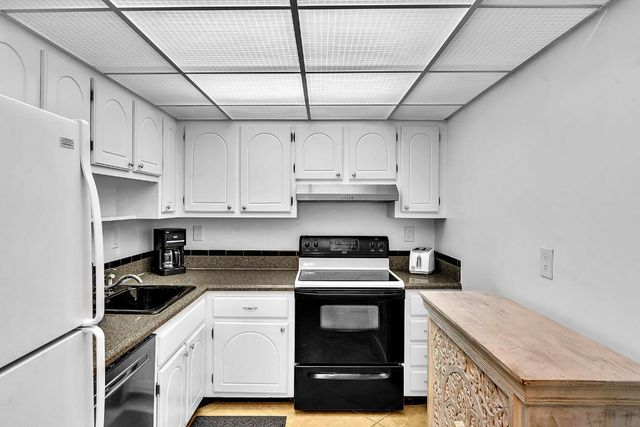 3301 S Ocean Boulevard 104, Highland Beach, FL 33487