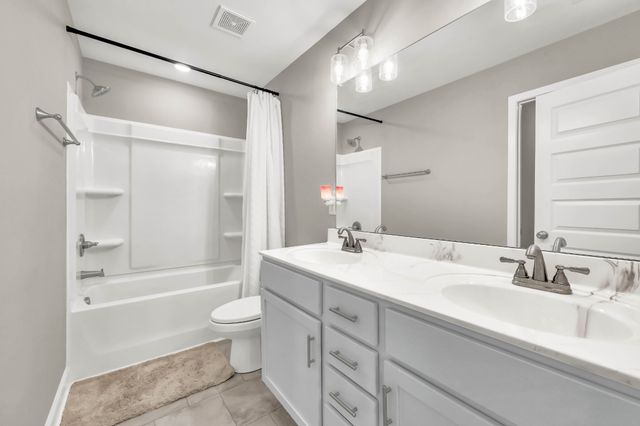 2626 Burch Rd, Clarksville, TN 37042