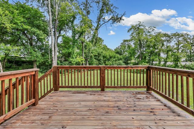 2626 Burch Rd, Clarksville, TN 37042