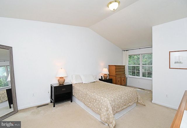 947 SHENKLE DR, Collegeville, PA 19426