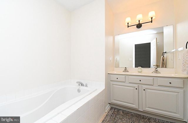 947 SHENKLE DR, Collegeville, PA 19426