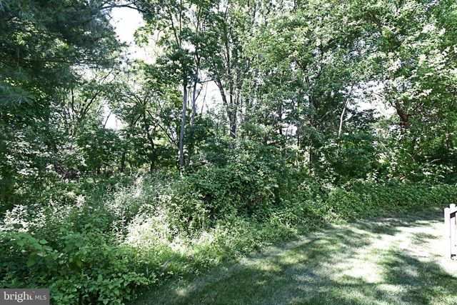 947 SHENKLE DR, Collegeville, PA 19426