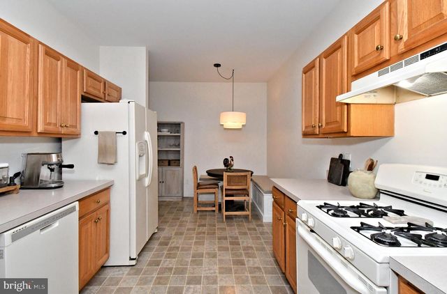 947 SHENKLE DR, Collegeville, PA 19426