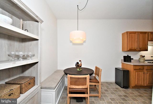 947 SHENKLE DR, Collegeville, PA 19426