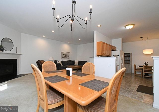 947 SHENKLE DR, Collegeville, PA 19426