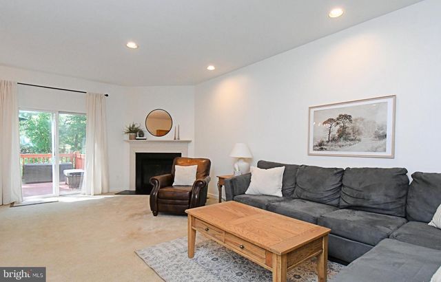 947 SHENKLE DR, Collegeville, PA 19426