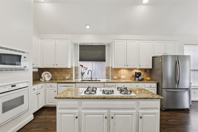 2913 Moss Creek Court, Mckinney, TX 75072