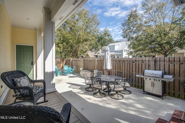 19713 Savannah Street, Biloxi, MS 39532