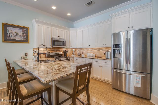 19713 Savannah Street, Biloxi, MS 39532