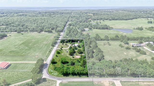 2447 Cemetery Road, Pottsboro, TX 75076