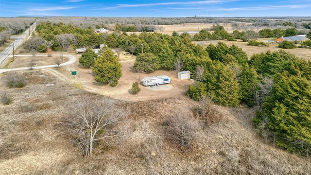 2447 Cemetery Road, Pottsboro, TX 75076