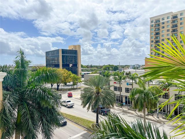 117 NW 42nd Ave 506, Miami, FL 33126