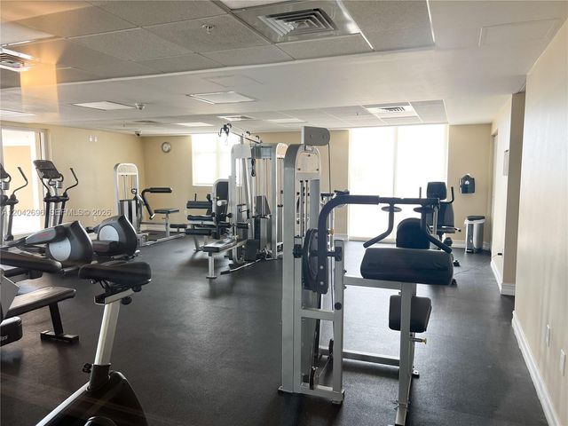 117 NW 42nd Ave 506, Miami, FL 33126