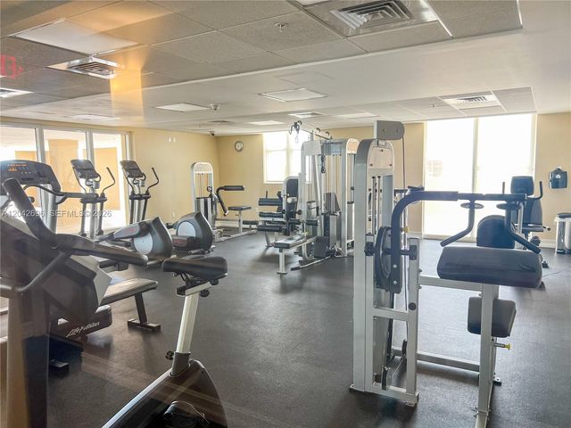 117 NW 42nd Ave 506, Miami, FL 33126