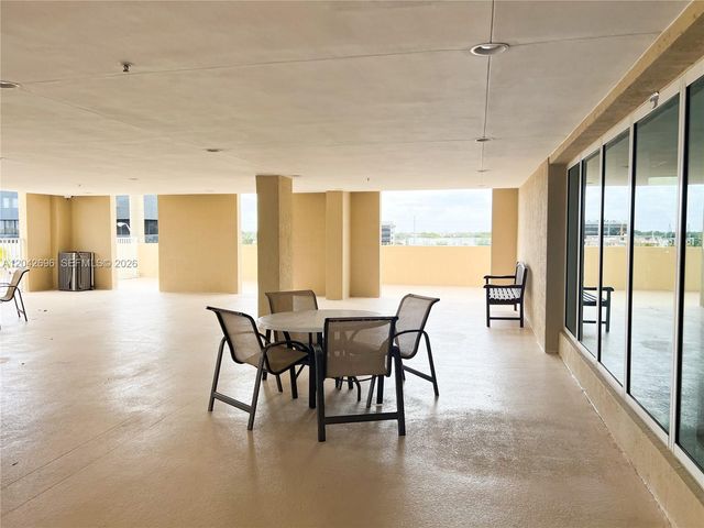 117 NW 42nd Ave 506, Miami, FL 33126