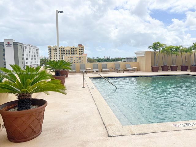 117 NW 42nd Ave 506, Miami, FL 33126