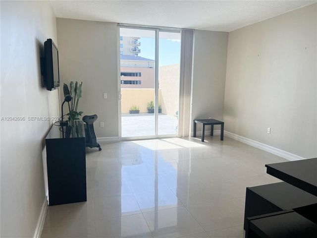 117 NW 42nd Ave 506, Miami, FL 33126