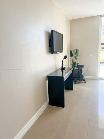 117 NW 42nd Ave 506, Miami, FL 33126