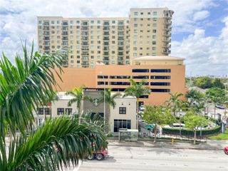 117 NW 42nd Ave 506, Miami, FL 33126