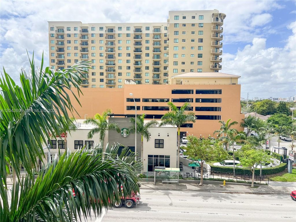 117 NW 42nd Ave 506, Miami, FL 33126