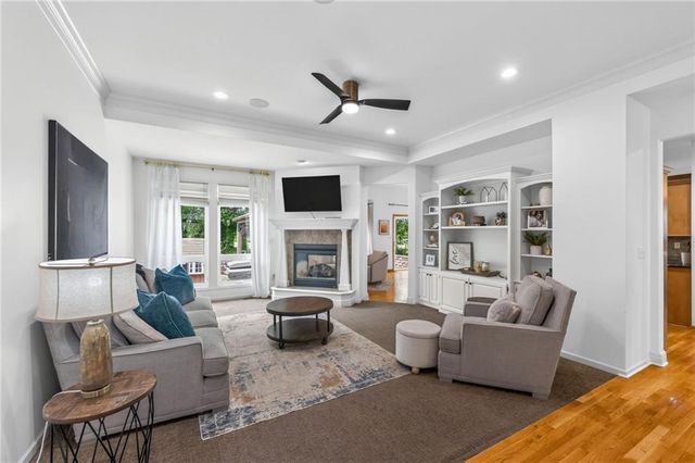 2529 SW Kristin Drive, Lee's Summit, MO 64082