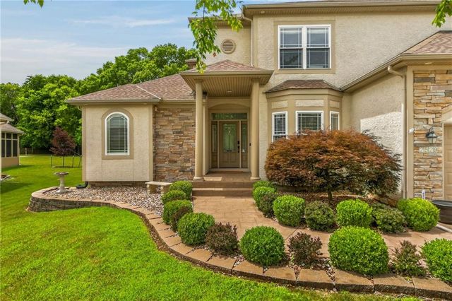 2529 SW Kristin Drive, Lee's Summit, MO 64082