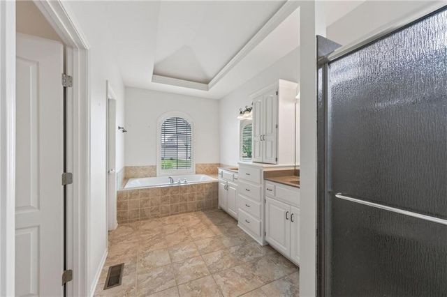 2529 SW Kristin Drive, Lee's Summit, MO 64082