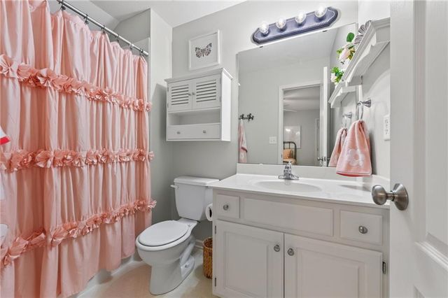 2529 SW Kristin Drive, Lee's Summit, MO 64082