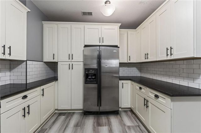 2529 SW Kristin Drive, Lee's Summit, MO 64082