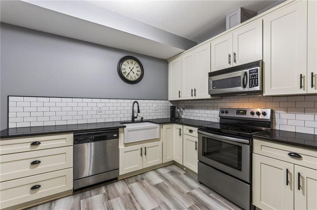 2529 SW Kristin Drive, Lee's Summit, MO 64082