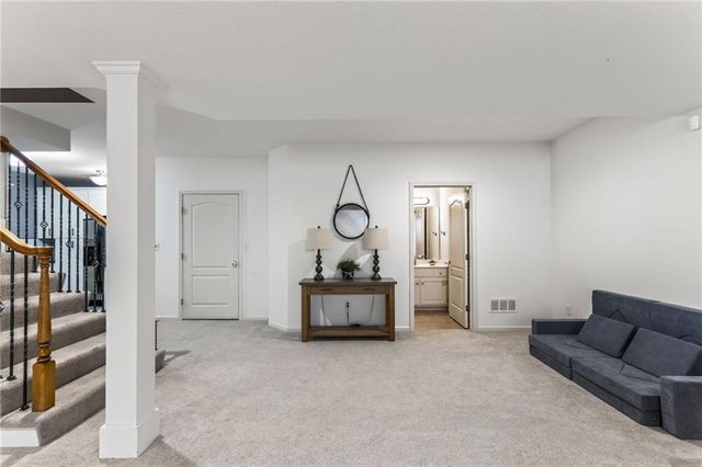 2529 SW Kristin Drive, Lee's Summit, MO 64082