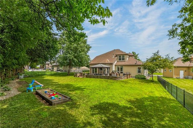2529 SW Kristin Drive, Lee's Summit, MO 64082