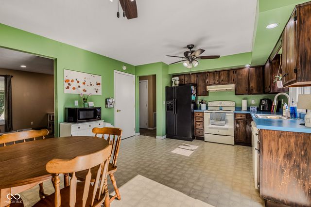 1921 Lockerbie Drive, Columbus, IN 47203