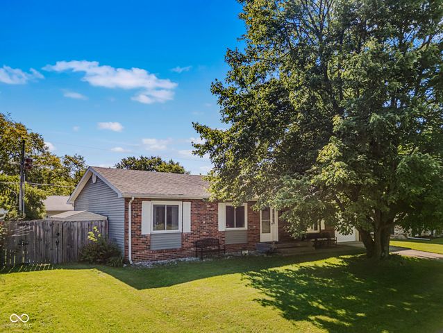 1921 Lockerbie Drive, Columbus, IN 47203