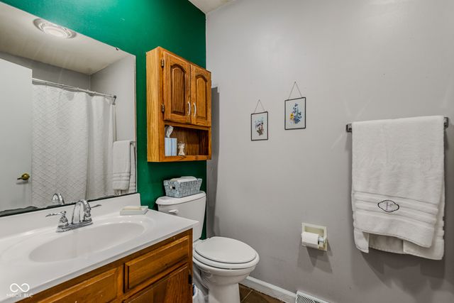 1921 Lockerbie Drive, Columbus, IN 47203